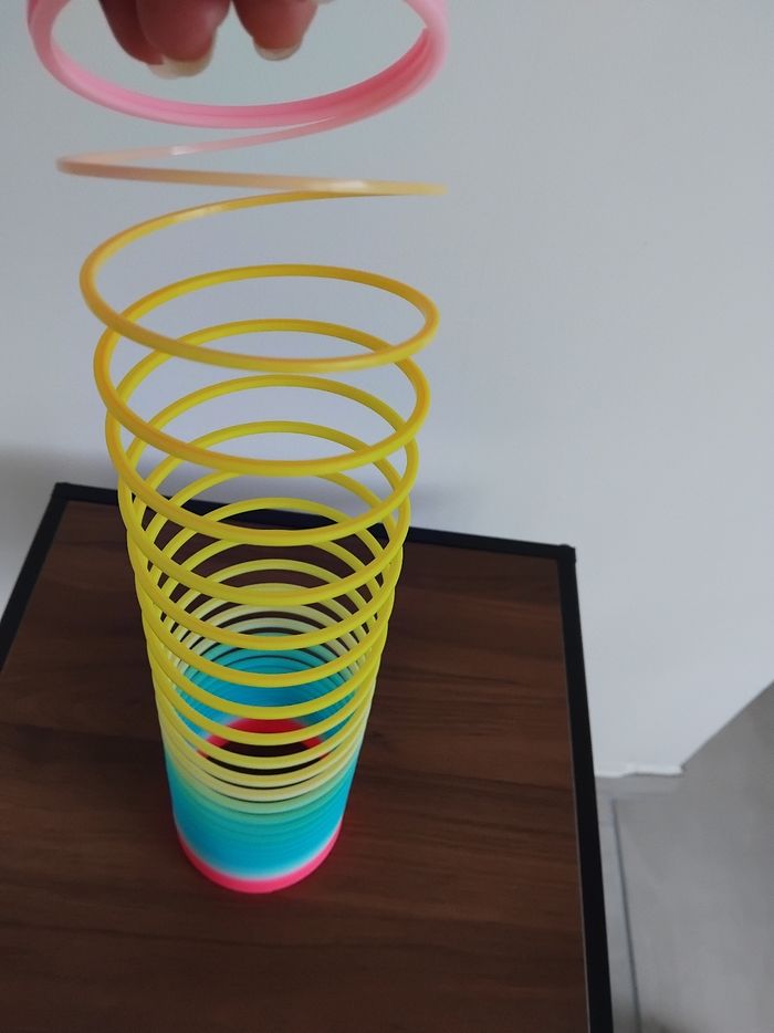 Ressort magique pour enfant ou slinky ou fidget - photo numéro 6