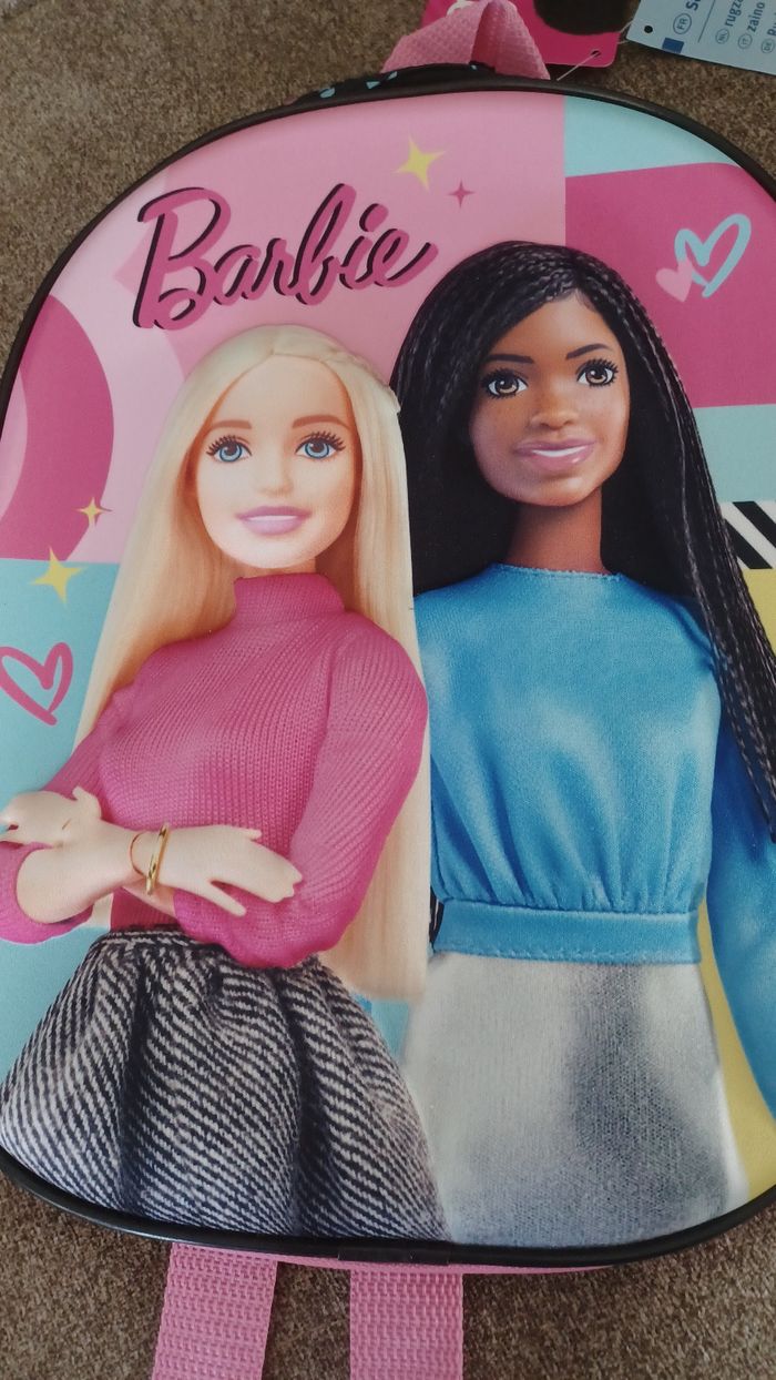 Sac à dos fille barbie neuf avec étiquette 🏷 - photo numéro 2