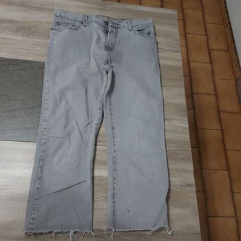 Jeans court