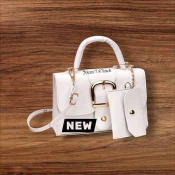 SAC à main carré bandoulière  fermeture bouton  poussoir