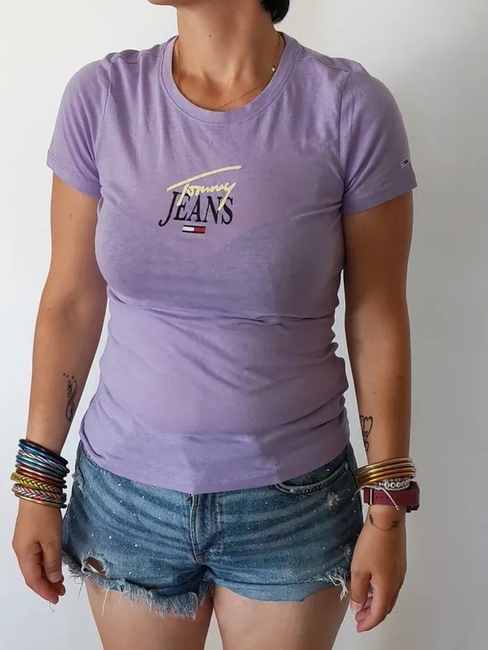 T-shirt Tommy Jeans violet logo vintage – Taille S