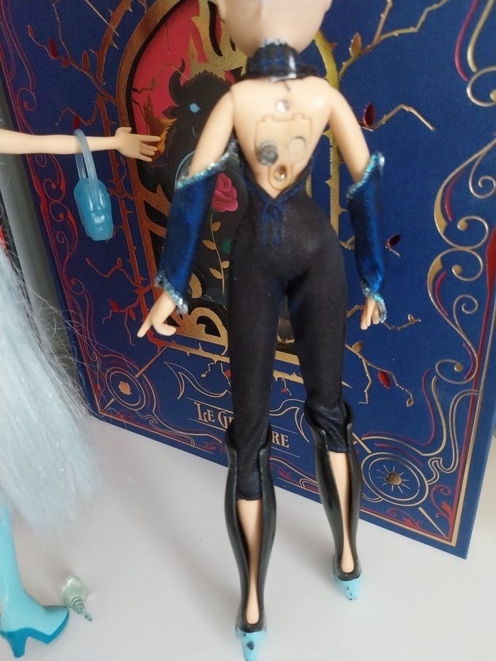 Poupée Icy Trix Winx Club 2004 Rainbow Mattel Rare - photo numéro 7