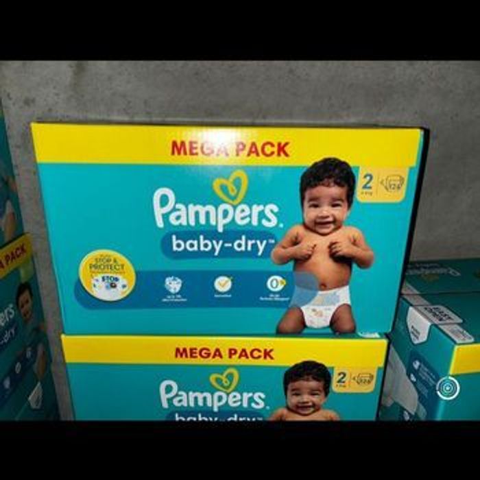 Couches Pampers taille 4
