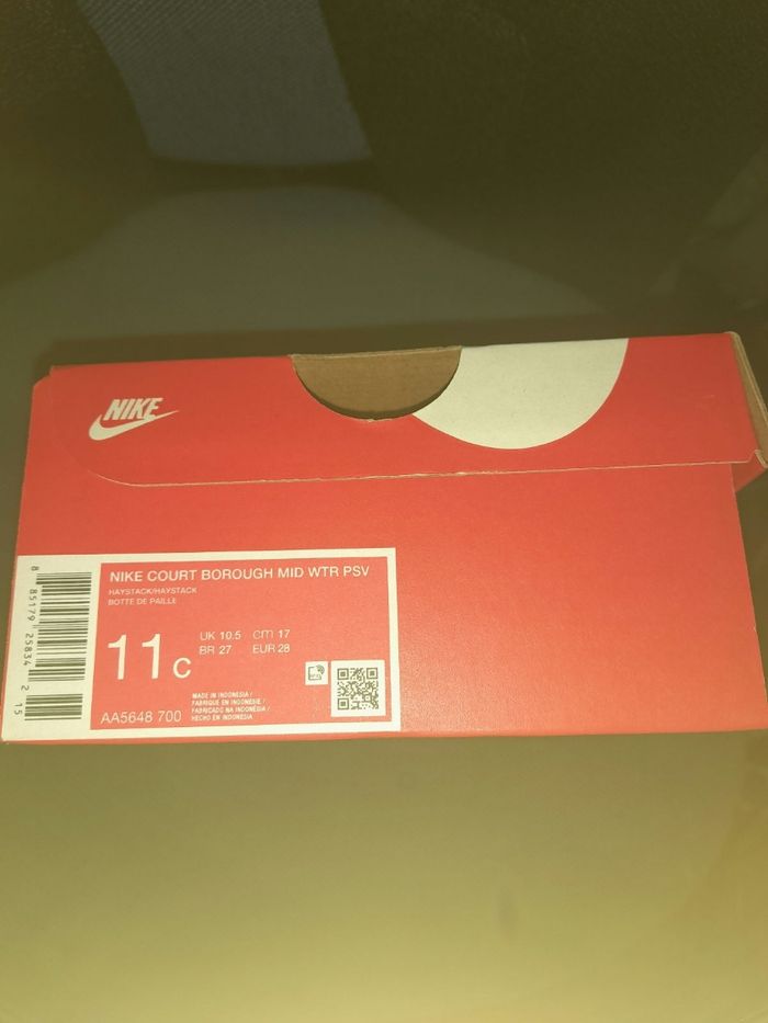 Baskets montantes neuves Nike - photo numéro 5