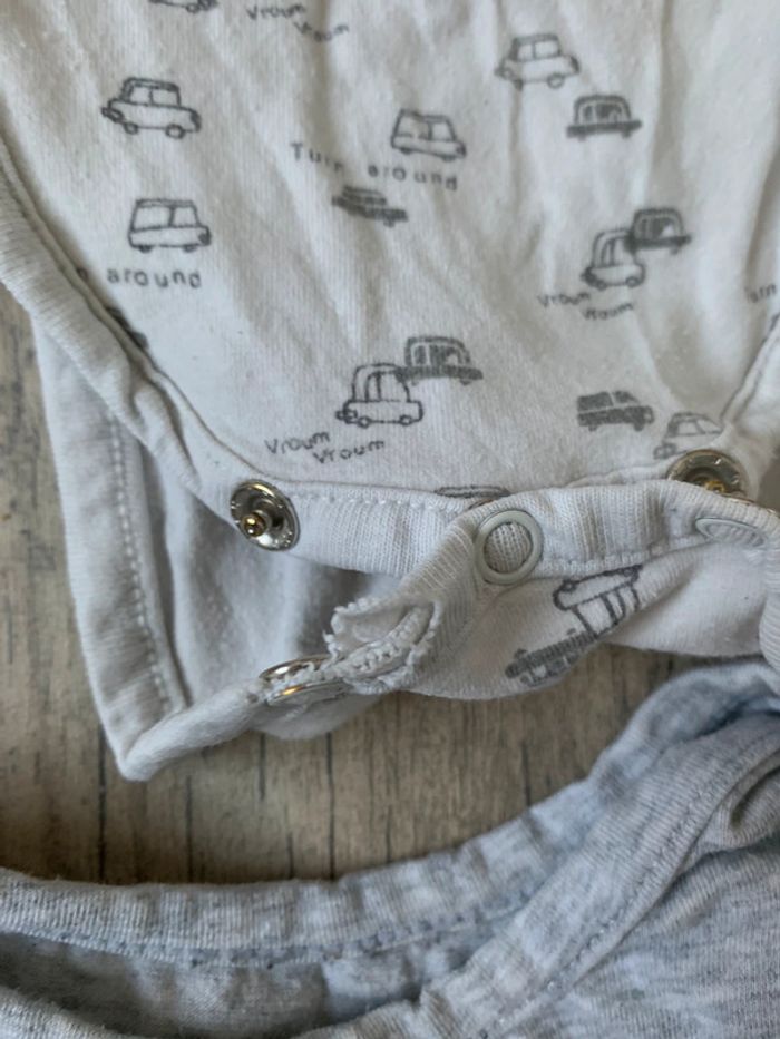 Lot 6 bodys 18 mois - photo numéro 2