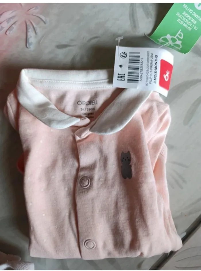 Lot de 4 bodies fille 3/6/9 mois et chaussures bébé - photo numéro 2