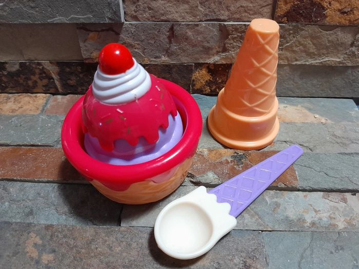 Accessoires pour dînette C . 13