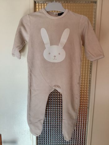 Pyjama marque Kiabi beige 9 mois