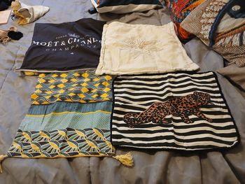 Lot de 4 taies de coussins 