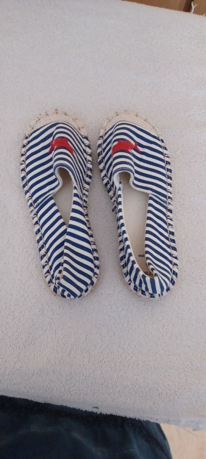 Très jolie paire d'espadrille fille Pointure 31 - photo numéro 2