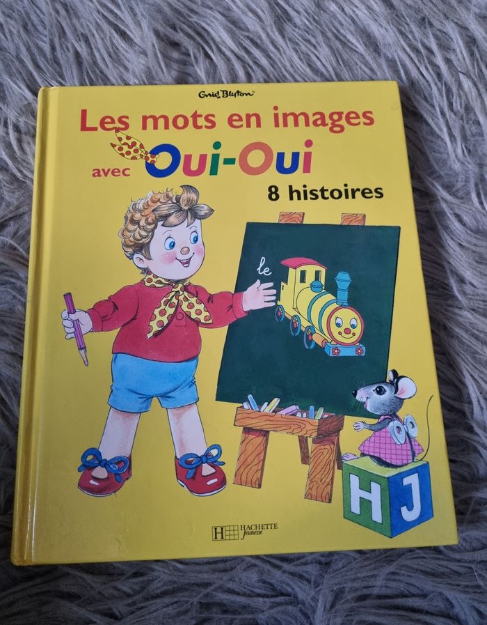 Livre 8 histoires de oui-oui "Les mots en images avec oui-oui "