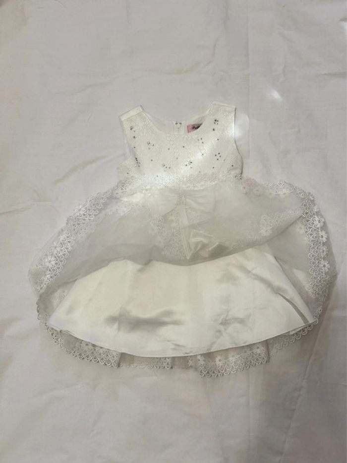 Robe festive blanche - photo numéro 3