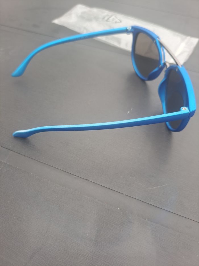 Lunettes de soleil "CE" - photo numéro 5