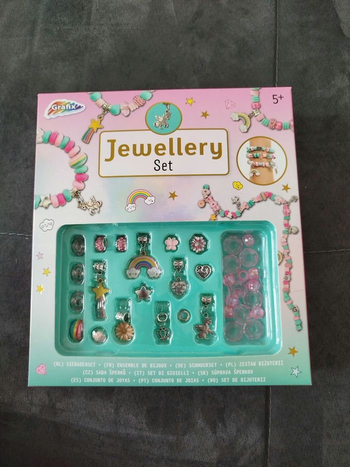 Fabrication bracelet collier