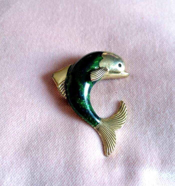 2 broches doré poisson(dit diodon) hérisson et dauphin émaillé. Neuf. - photo numéro 2