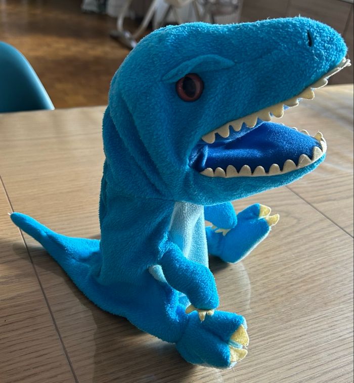 Marionnette bleue jurassic world - photo numéro 2