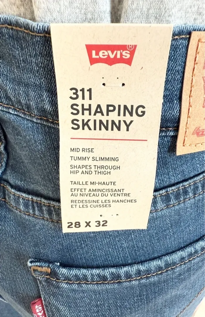 Jean Levi’s 311 Shaping Skinny – Taille 28/32 – bleu denim – Neuf avec étiquette - photo numéro 11