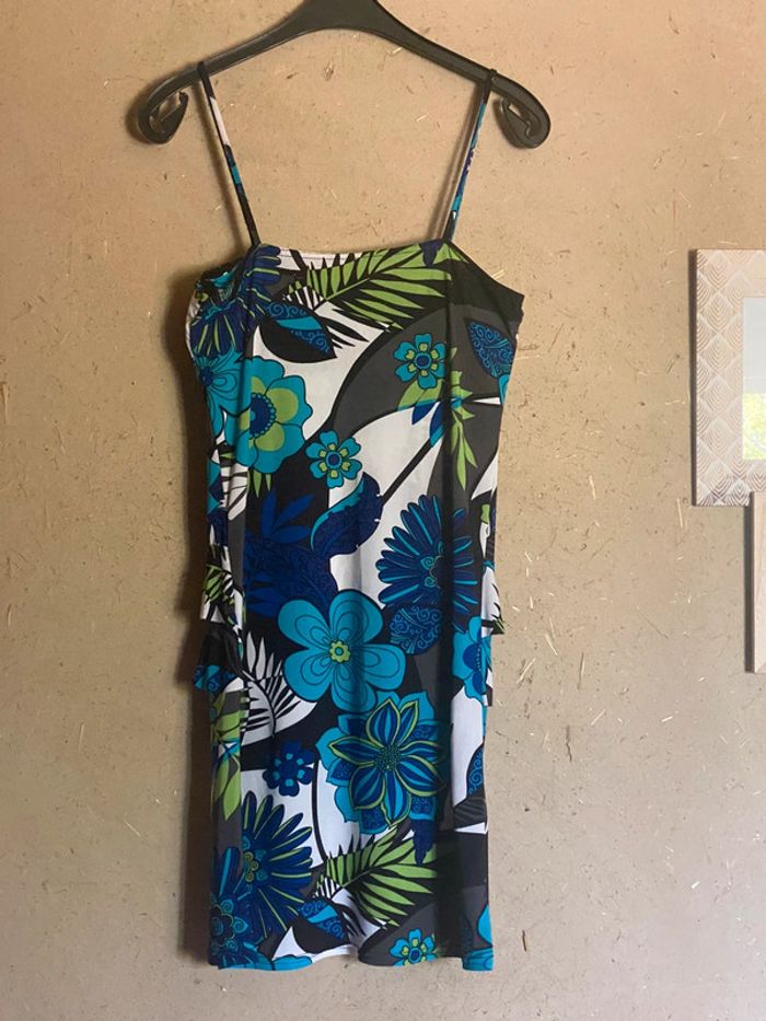 Robe courte moulante - photo numéro 2