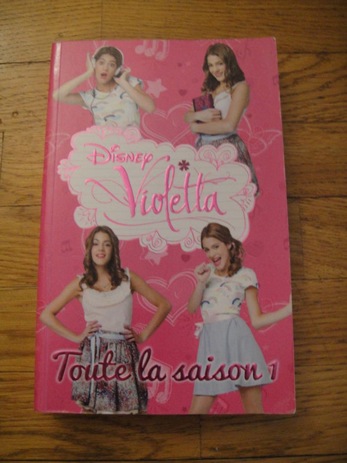 Livre Violetta - Toute la saison 1
