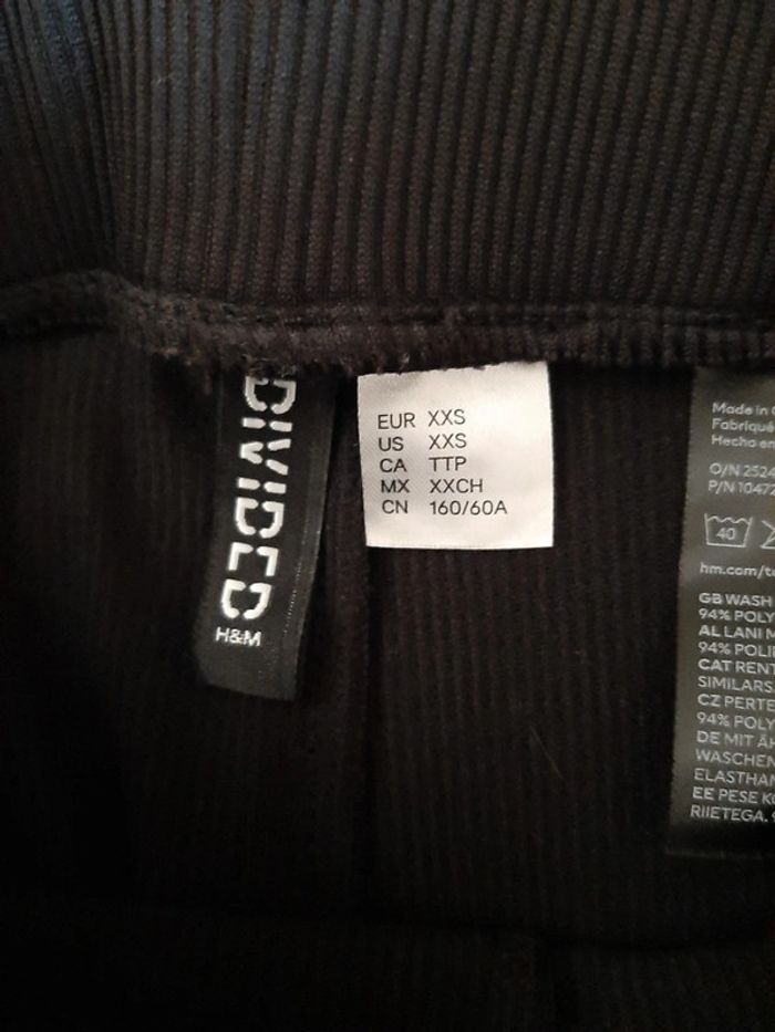 Short cycliste h&m neuf - photo numéro 2