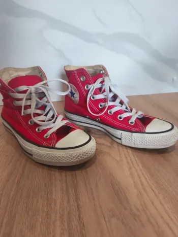 Converse All Star 🔥 rouges montantes – T37 (sans boîte)