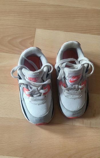 Basket enfant taille 22