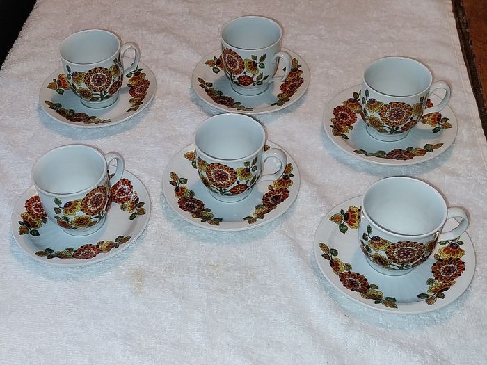 Vintage lot 6 tasses et soucoupes Seltmann Weiden Bavière porcelaine de qualité
