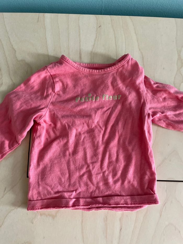 Tshirt, petite fleur, six mois