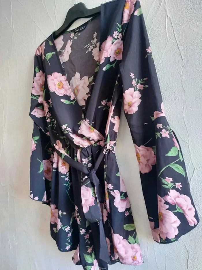 Combinaison à fleurs Taille S - photo numéro 4