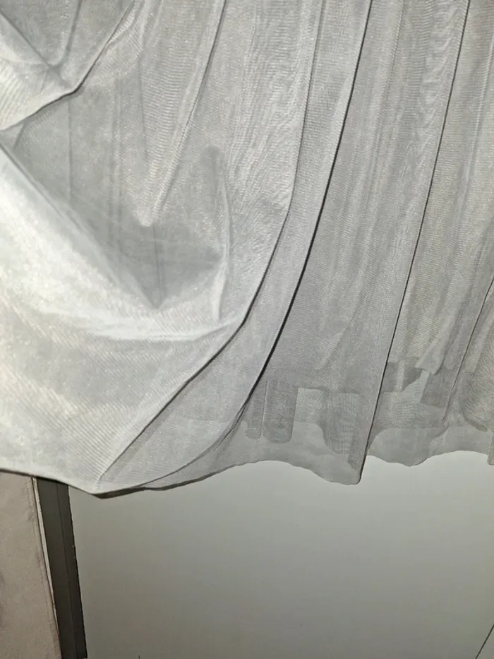 Très belle jupe avec jupon gris - photo numéro 2