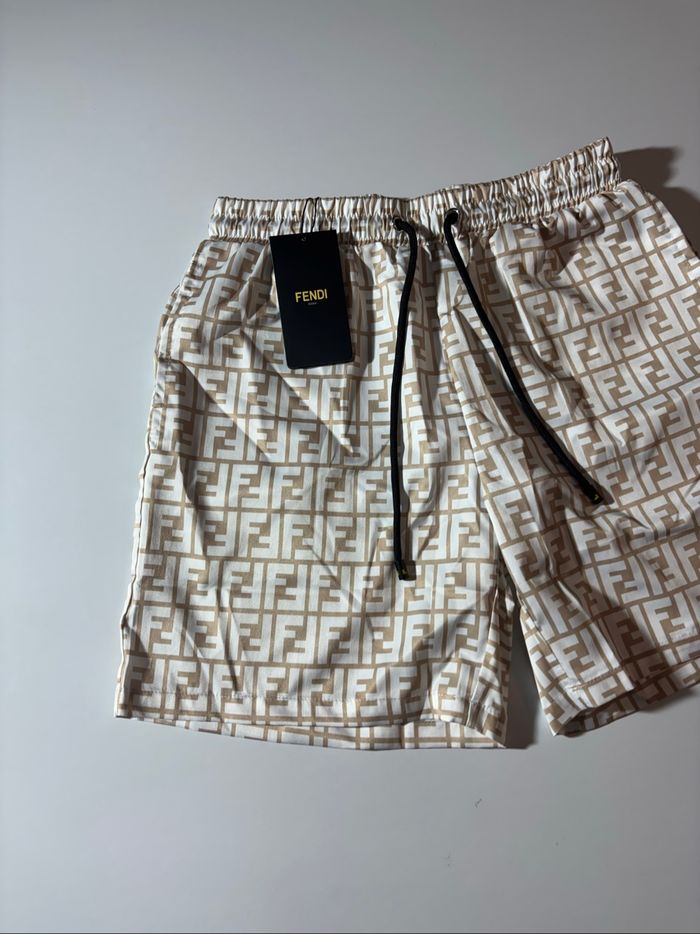 Short fendi neuf avec étiquette - photo numéro 4