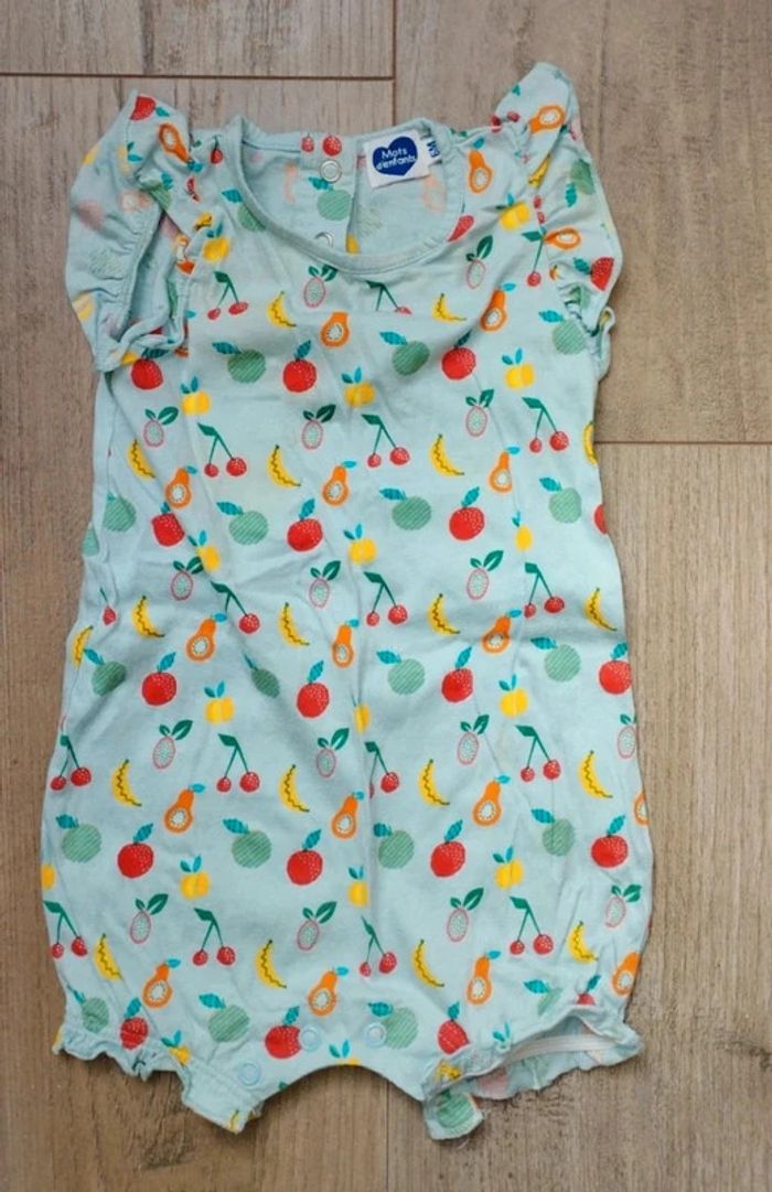 Barboteuse/ comibshort fruits 6 mois