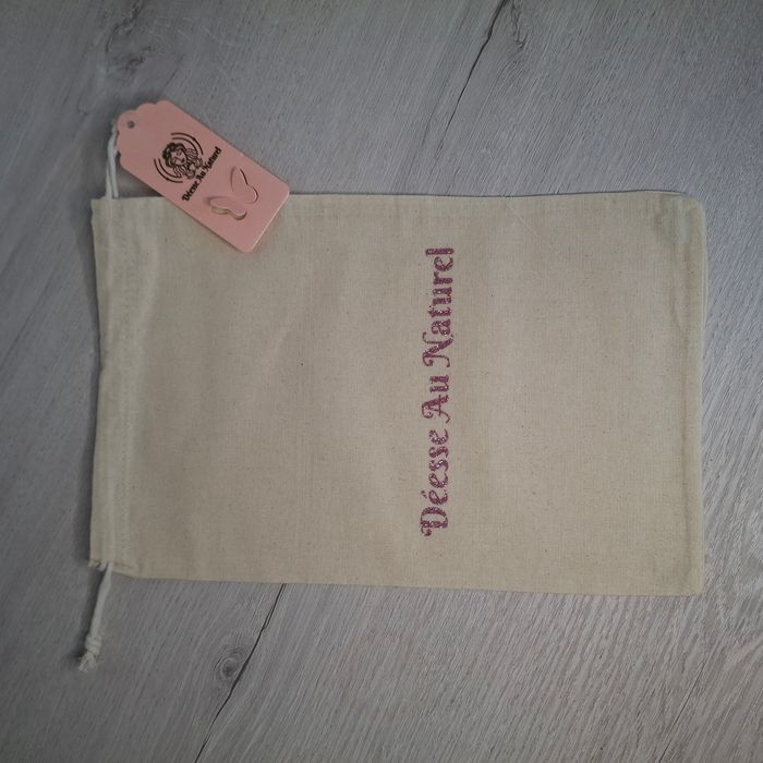 Pochon en coton 20x30cm crème avec inscription en fuchsia pailleté - NEUF - Déesse au Naturel