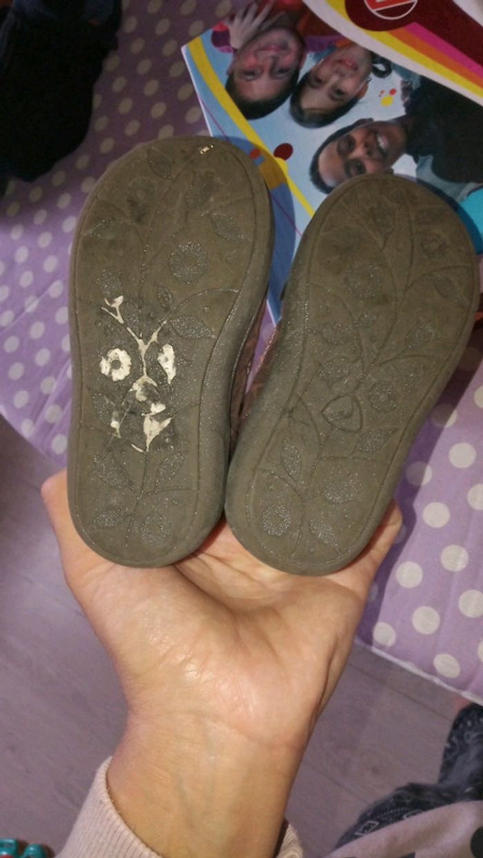 Chaussures taille 20 - photo numéro 6