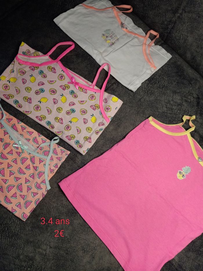 Lot de vêtements fille de 2.3.4 ans - photo numéro 4