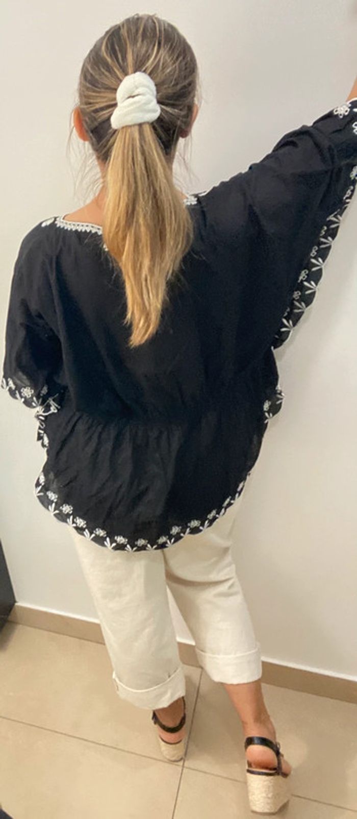 Blouse brodée col v taille M - photo numéro 5