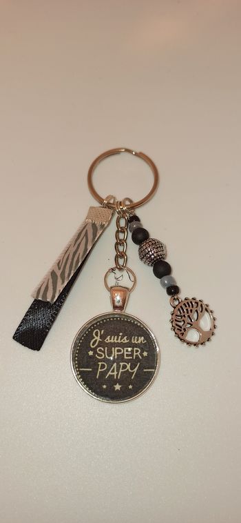 Porte clé papy " J'suis un super papy "