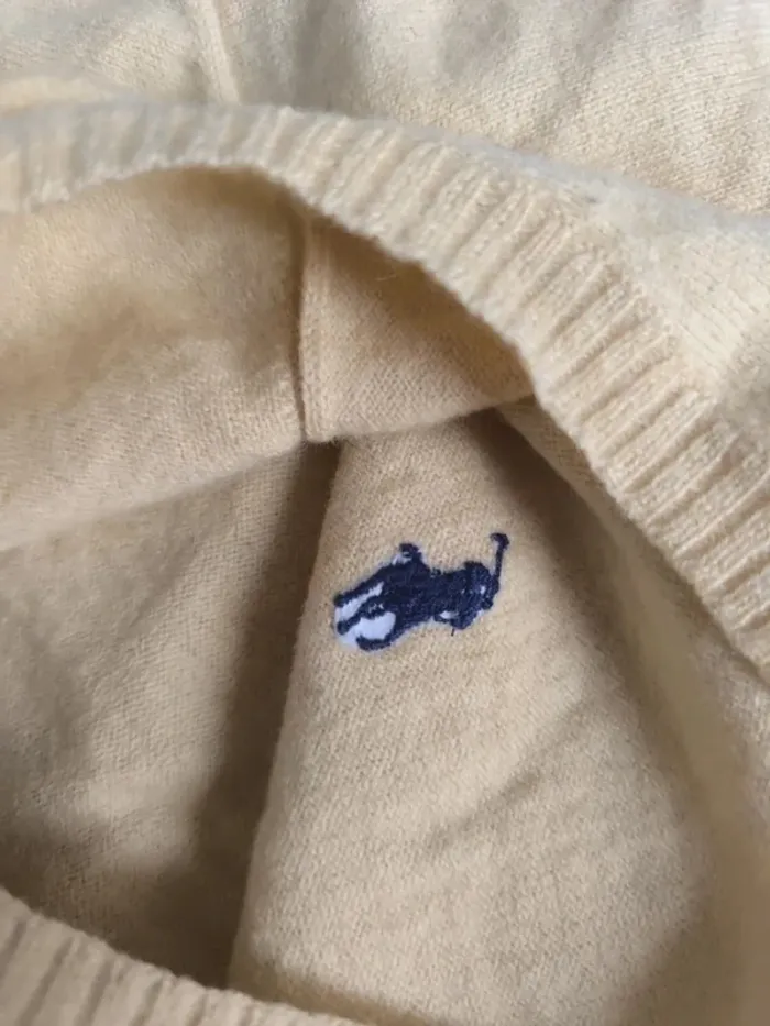 Pull col V laine d'agneau Ralph Lauren homme jaune logo marine - photo numéro 9