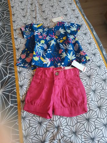 Ensemble Catimini taille 6 mois blouse et short neuf avec étiquettes