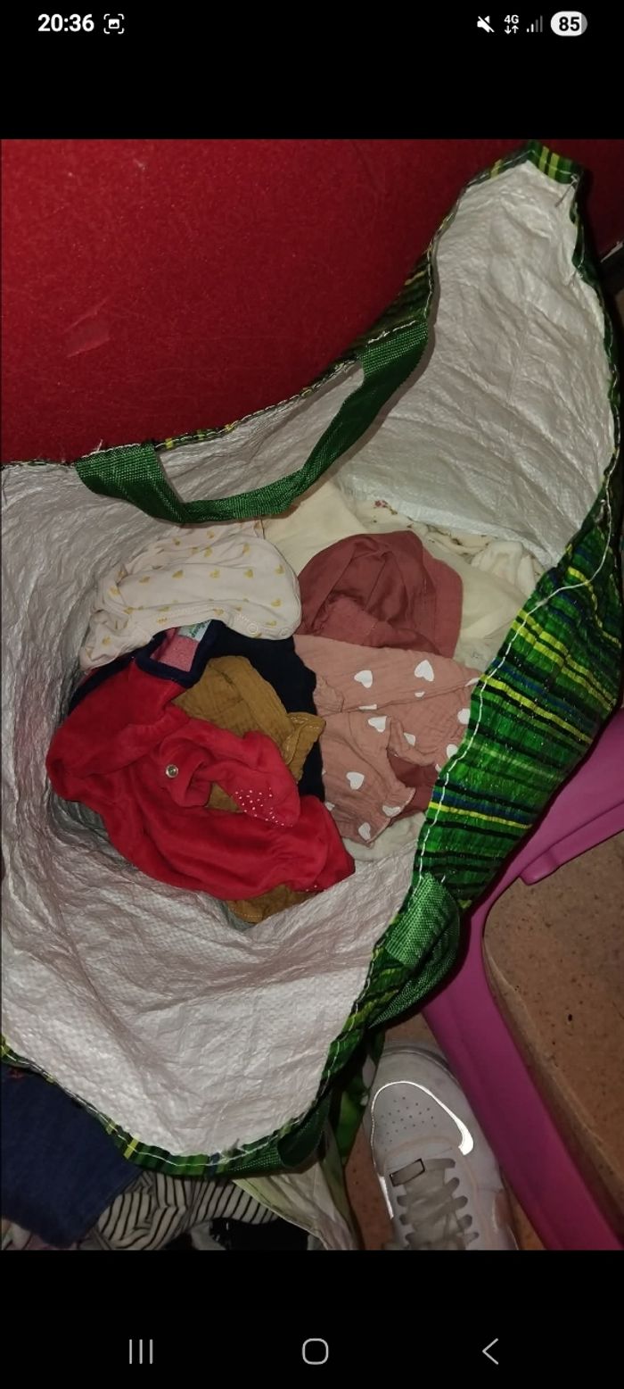 Vend trois sac d'affaires bébé fille 1/3 mois. - photo numéro 3
