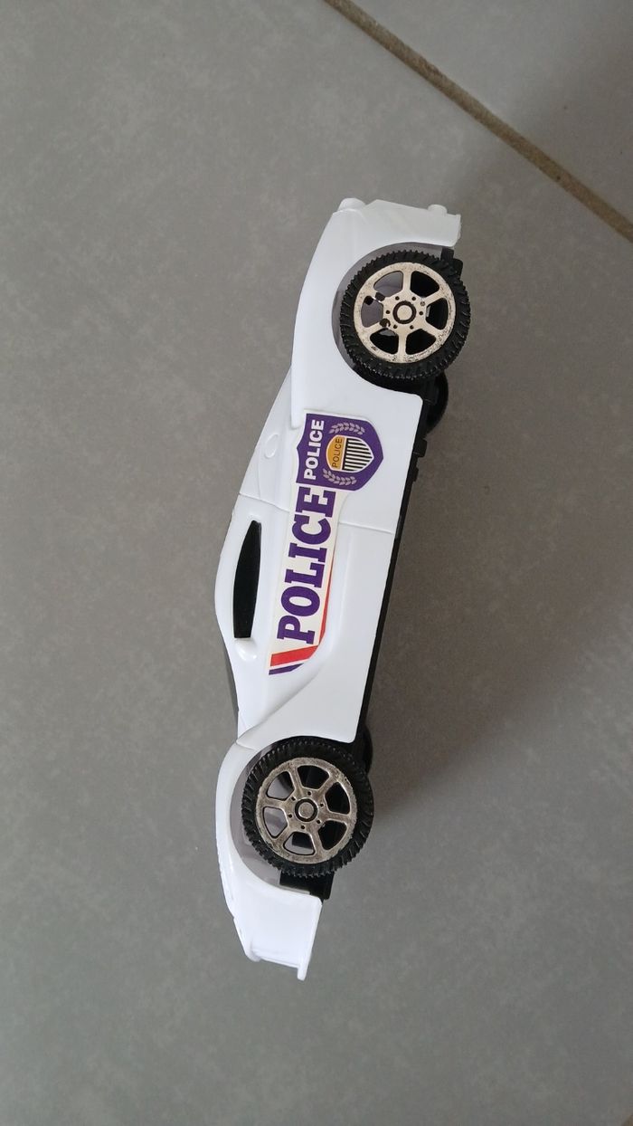 Voiture police - photo numéro 3