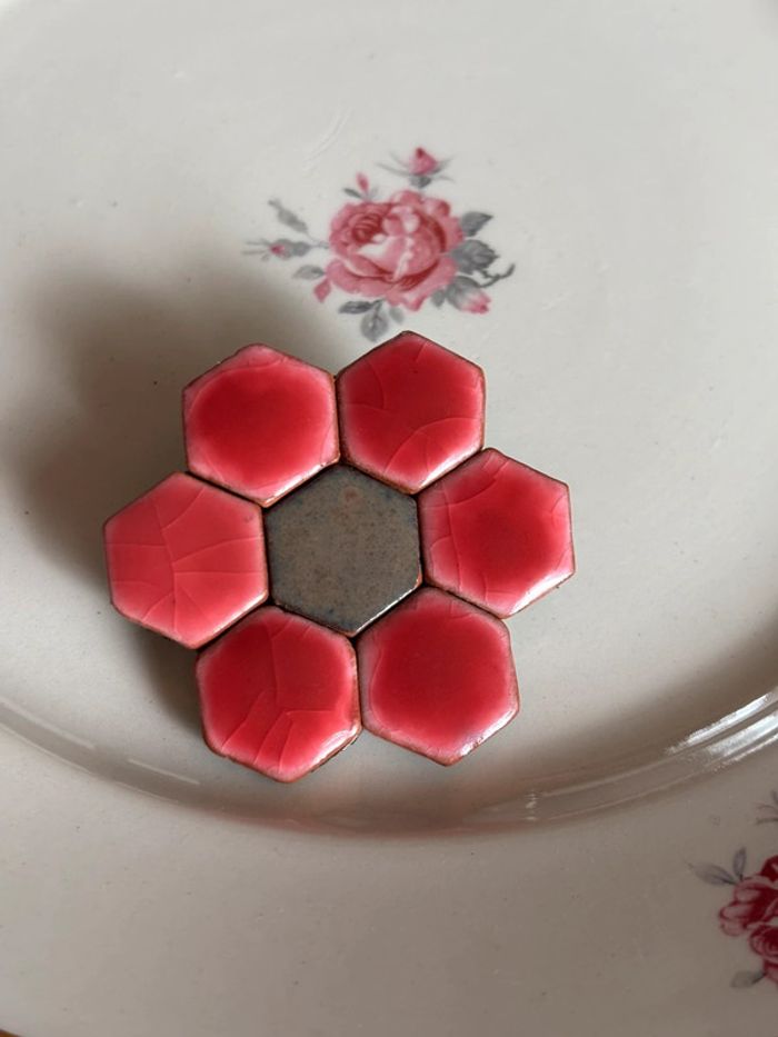 Broche en céramique