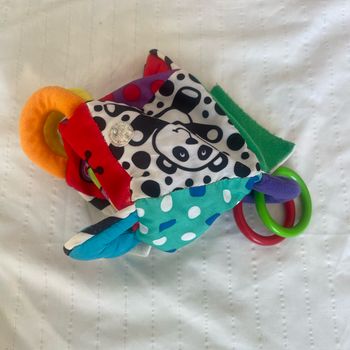 Cube sensoriel lamaze