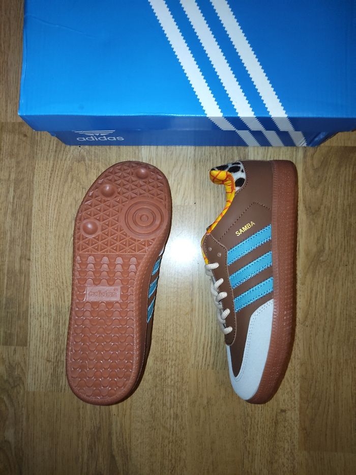 Baskets adidas samba Toy story taille 37 1/3 - photo numéro 3