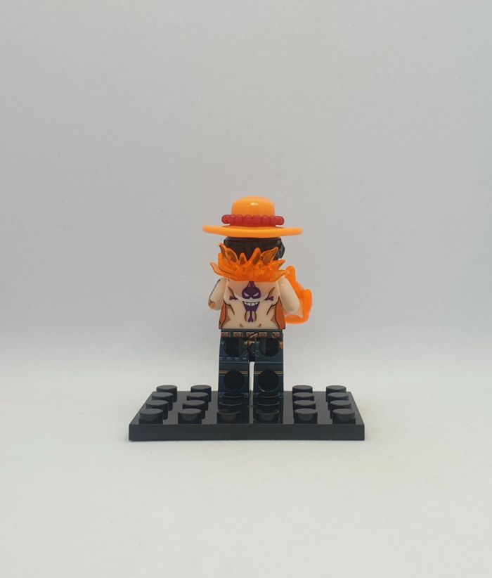 🌊 Figurine One Piece - Portgas D. Ace - (Style Lego) 🌊 - photo numéro 3