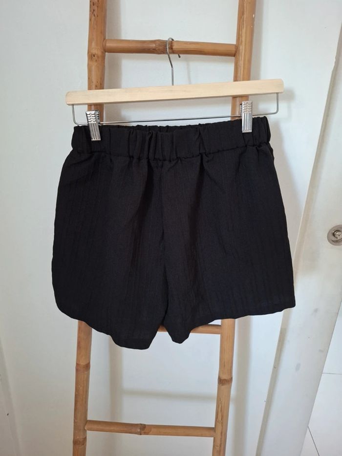 Short T M - photo numéro 2