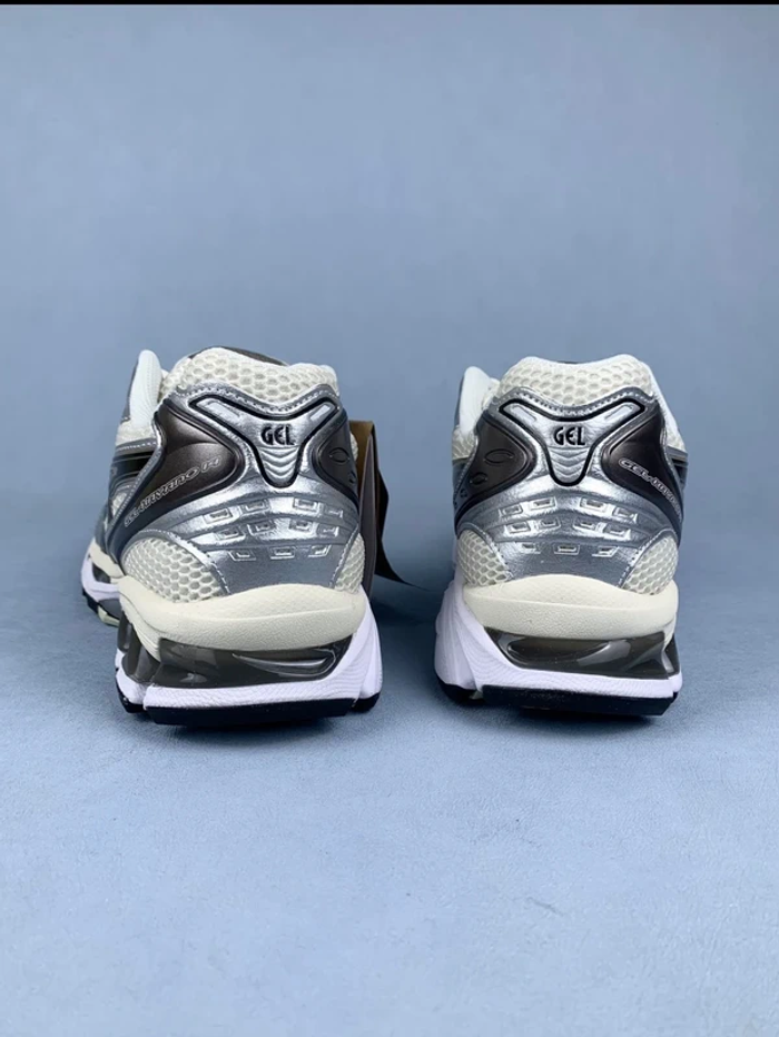 ASICS Gel-Kayano 14  Crème Noire  42 - photo numéro 3