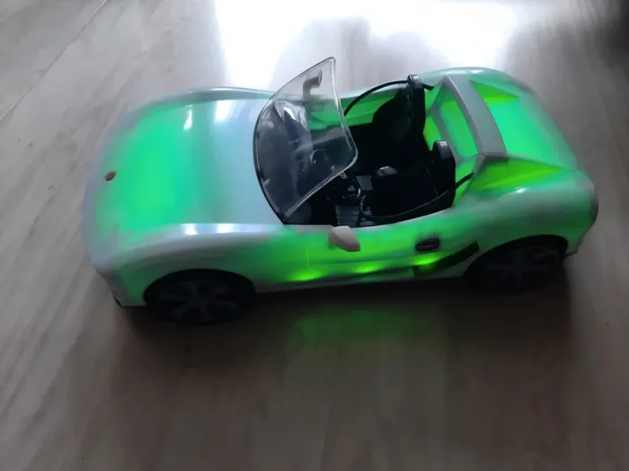 Véhicule Rainbow High voiture arc-en-ciel - photo numéro 3