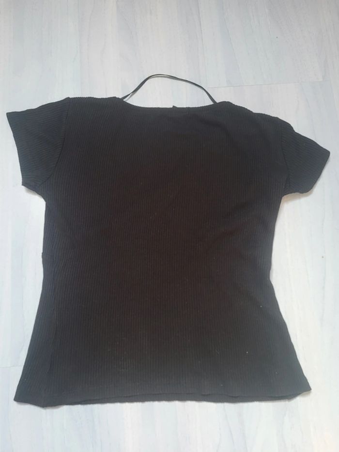 Superbe t shirt noir avec col V - photo numéro 2