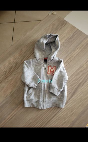 Gilet à capuche Kiabi